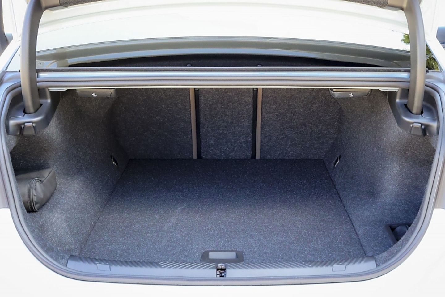 Vergleich BMW i5 eDrive40 - Mercedes EQE 350