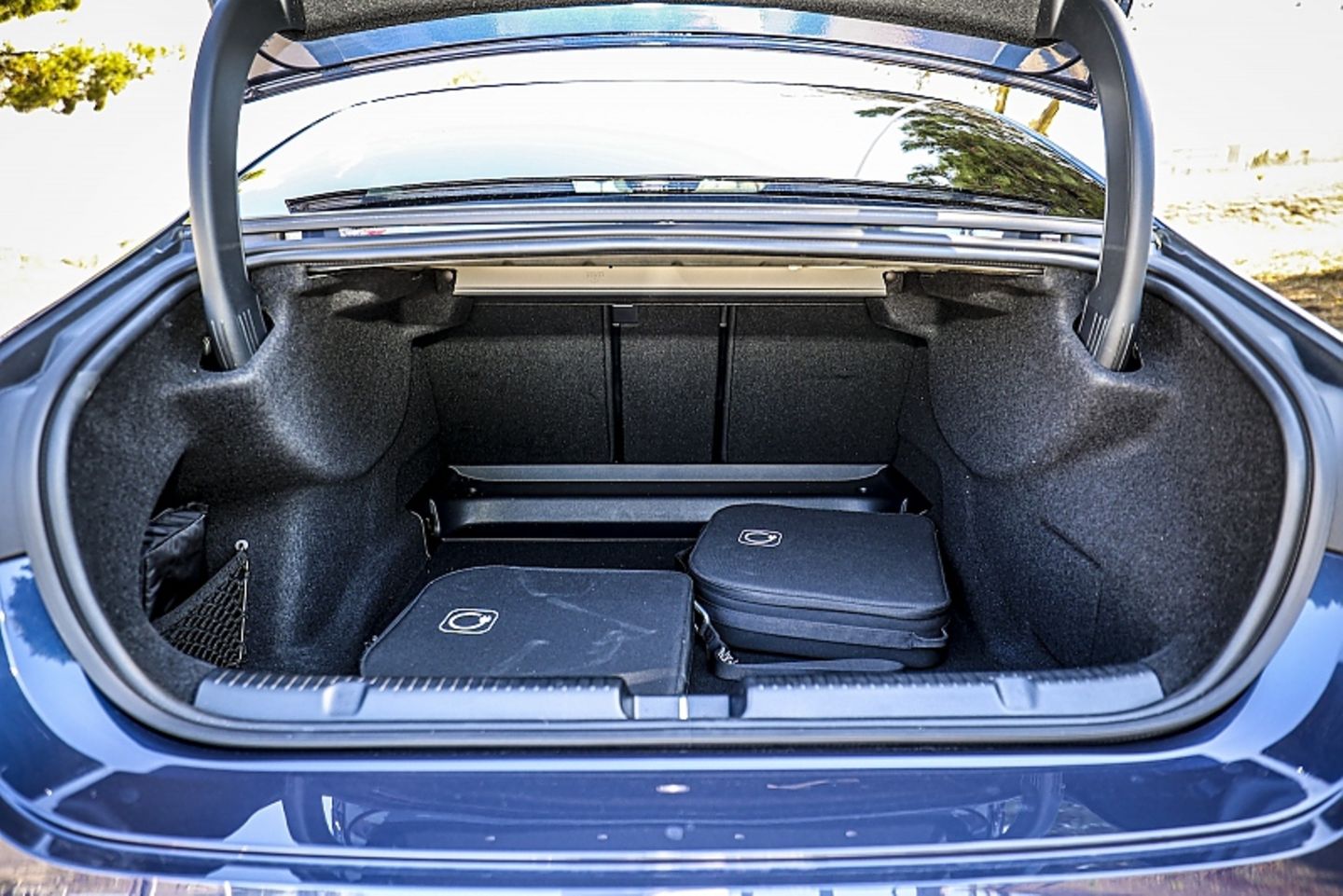 Vergleich BMW i5 eDrive40 - Mercedes EQE 350