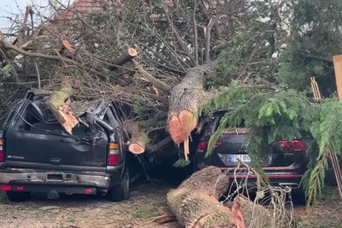Video: Orkantief sorgt in Frankreich für Verwüstungen
