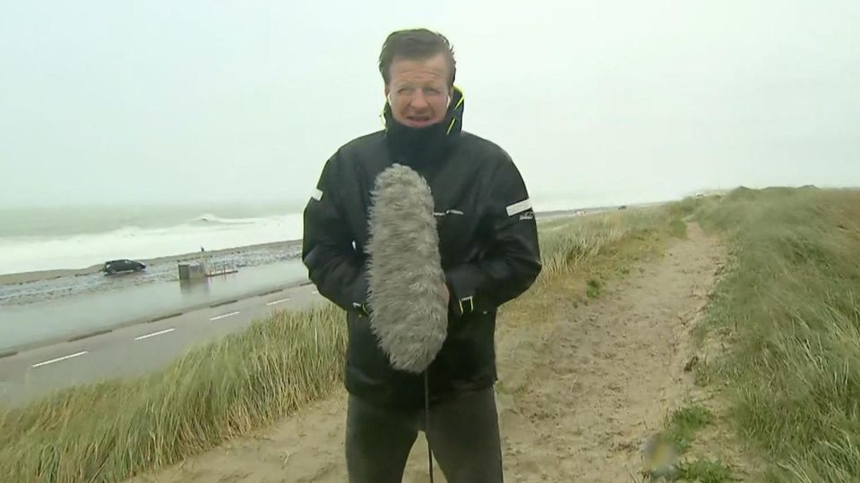 Sturmtief Ciarán trifft die Niederlande und legt Verkehr und Schulen lahm Sturmtief Ciarán trifft die Niederlande und legt Verkehr und Schulen lahm