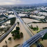Luftbild aus der Toskana: Ganze Straßen sind überflutet