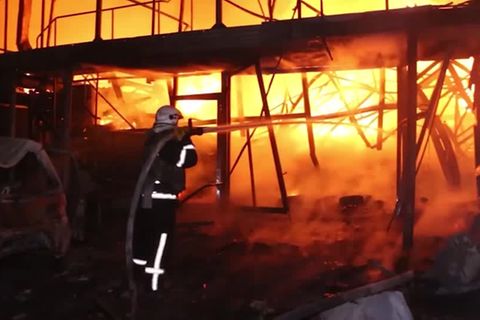 Video: Ukraine meldet größten russischen Drohnenangriff seit Wochen