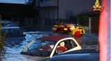 Feuerwehrleute mussten Menschen aus überfluteten Gebäuden und Autos retten