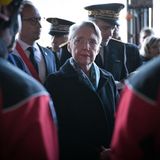 Frankreichs Premierministerin Elisabeth Borne beim Besuch einer Feuerwache