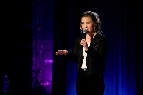 Stand-up-Comedian Taylor Tomlinson in ihrem Netflix-Special "Quarterlife Crisis"