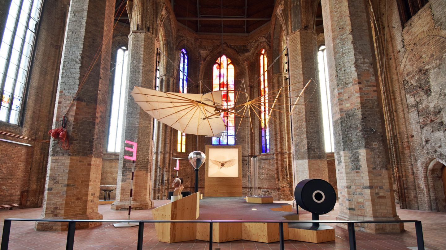Lilienthal-Ausstellung statt Altar: das Ikareum in der Nikolaikirche von Anklam