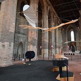 In der Nikolaikirche: Blick ins Mittelschiff nach Westen zum momentanen Haupteingang.