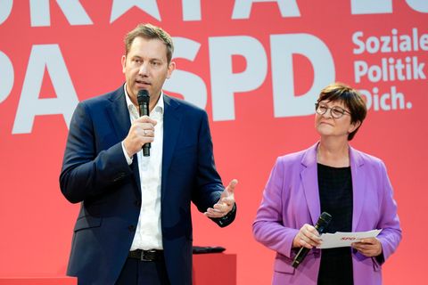Die SPD-Parteivorsitzenden Lars Klingbeil und Saskia Esken