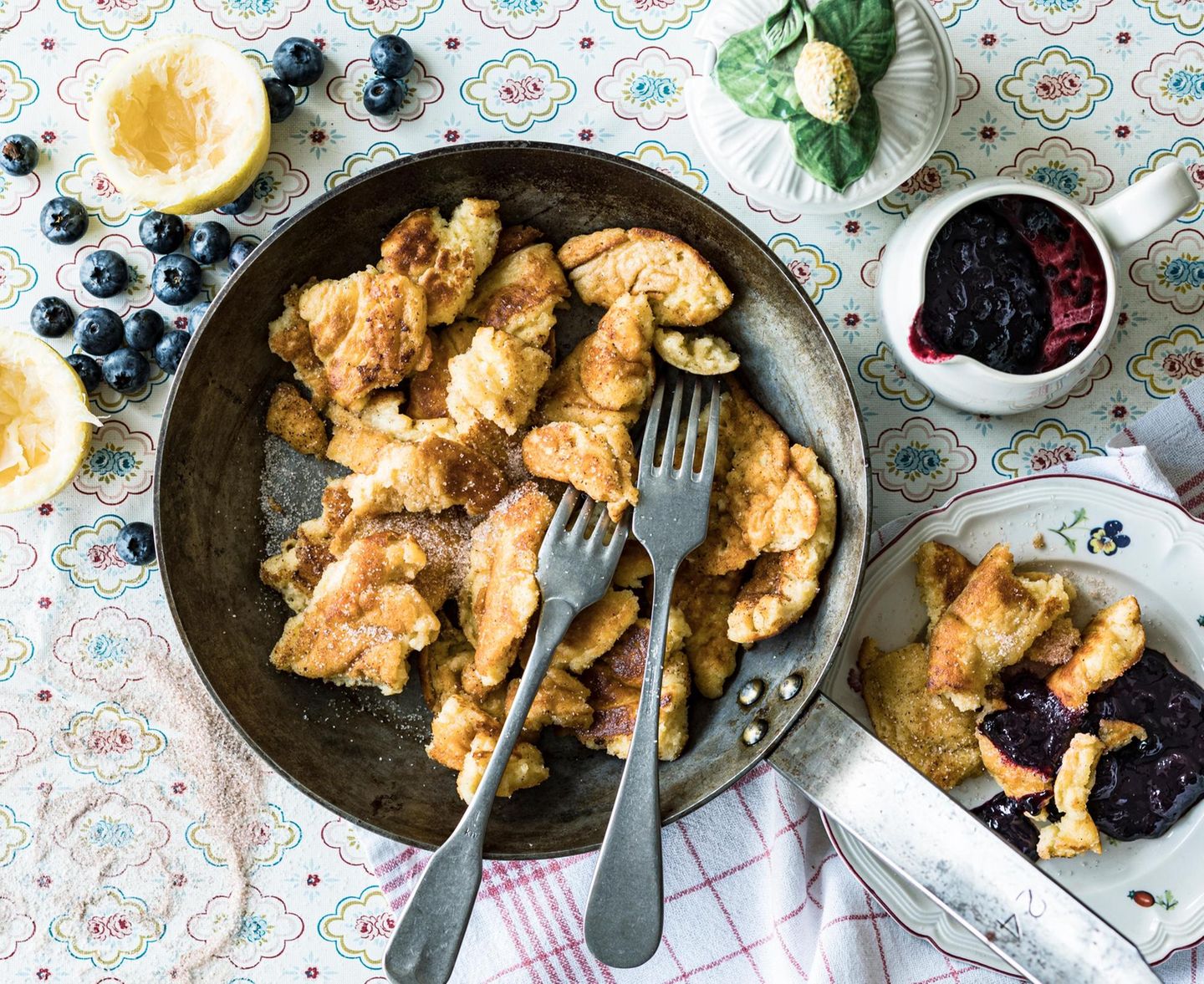 Kaiserschmarrn mit Blaubeer-Sauce Kaiserschmarrn mit Blaubeer-Sauce