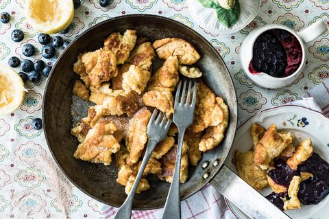 Kaiserschmarrn mit Blaubeer-Sauce