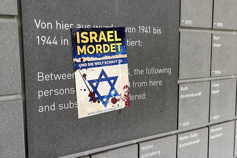Antisemitismus: Unbekannte haben in der Gedenkstätte Ahlem volksverhetzende Aufkleber aufgebracht
