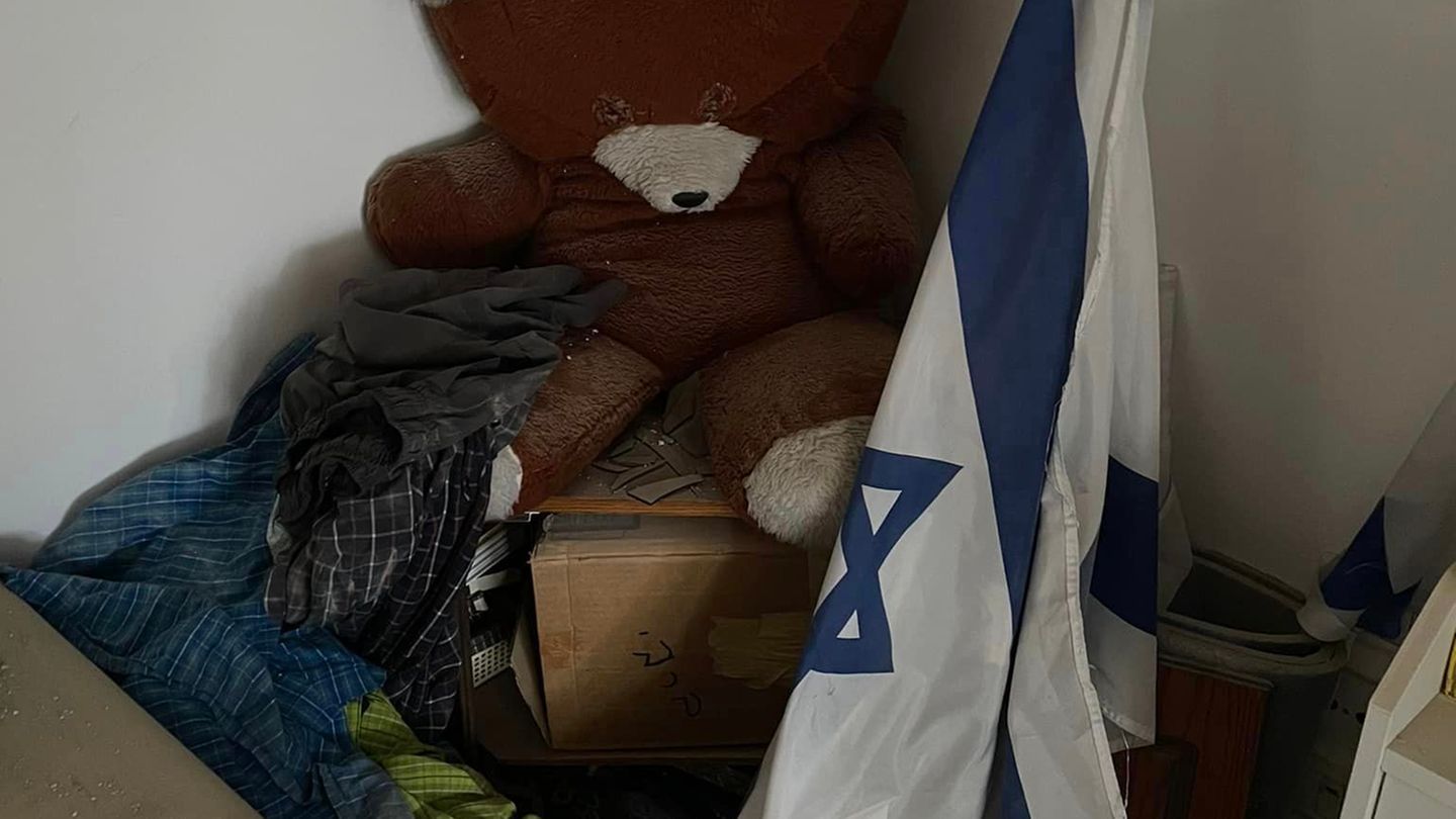 Die israelische Flagge, die Kinneret oft zum Demonstrieren in Tel Aviv verwendet hat