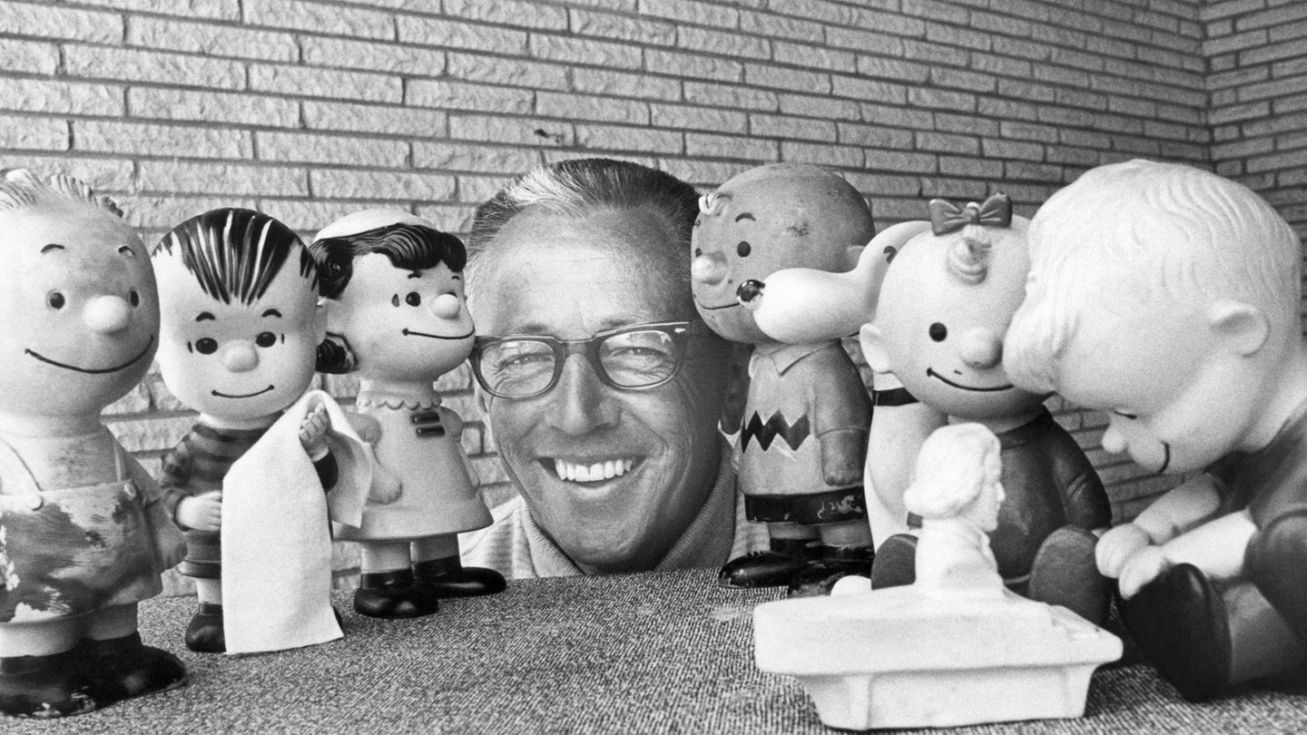 5. Charles Schulz Charles Schultz
