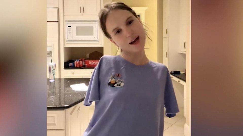 Schminken, Kochen, Essen: Leben ohne Arme: Influencerin Inga zeigt Alltag – und ihren Umgang mit Krebs