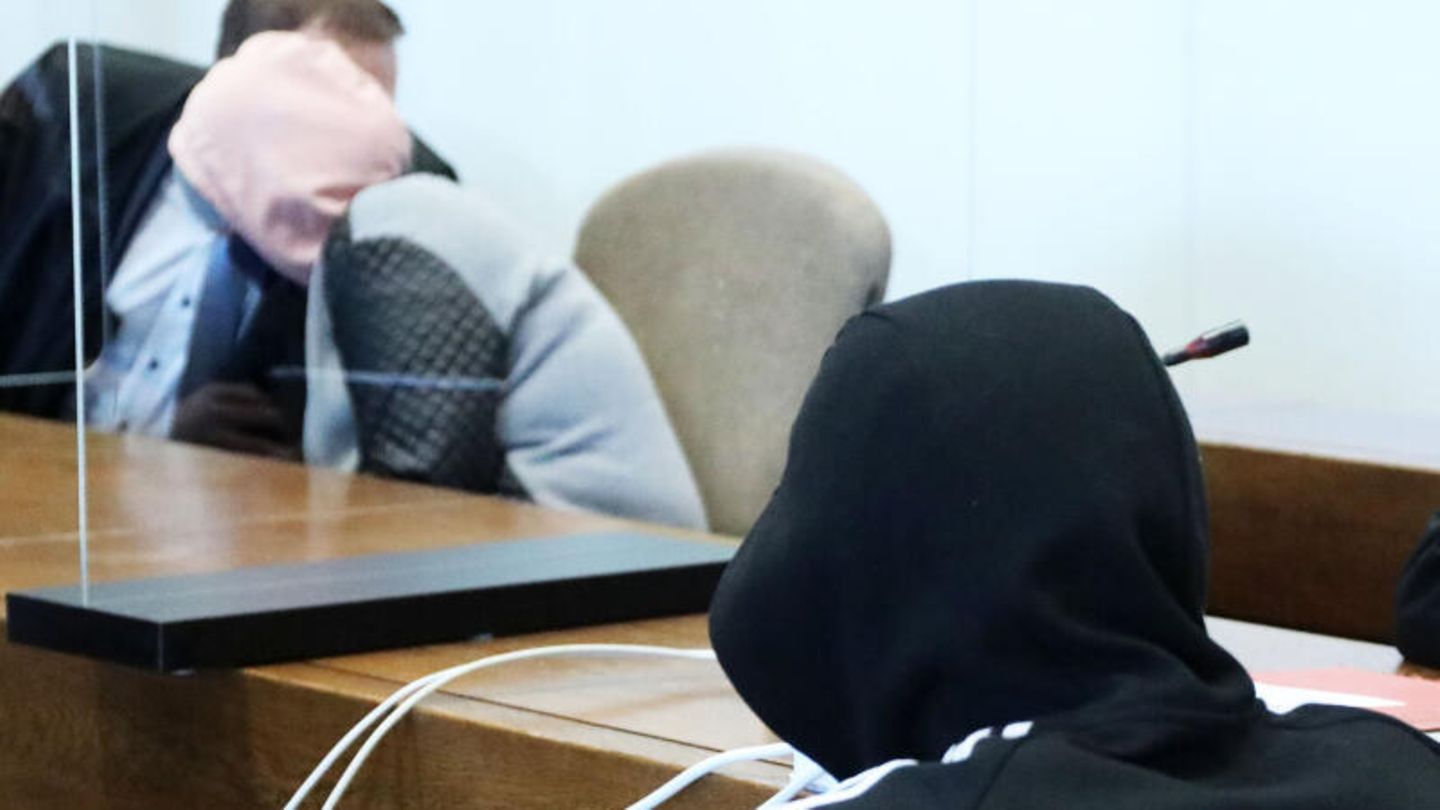 Landgericht Köln: Die Angeklagten im Gerichtssaal