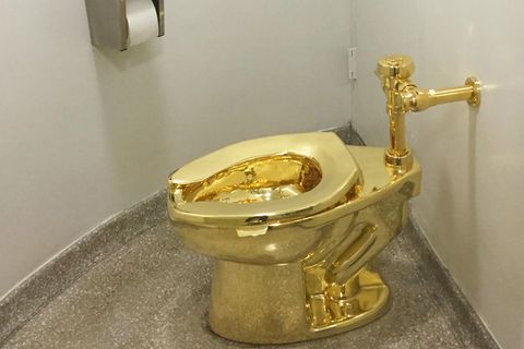 Wert von 5,5 Millionen Euro: Vier Männer klauen eine goldene Toilette – jetzt stehen sie vor Gericht