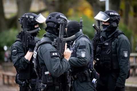 Hamburg-Blankenese: Polizeieinsatz mit SEK an einer Schule