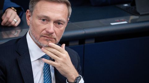 FDP-Chef Christian Lindner  hält an der Ampel-Koalition fest, auch wenn in seiner Partei die Kritik wächst. 