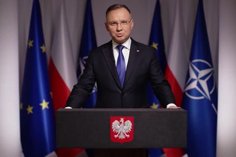 Trotz Wahlniederlage: Polens Präsident Duda erteilt PiS Auftrag zur Regierungsbildung