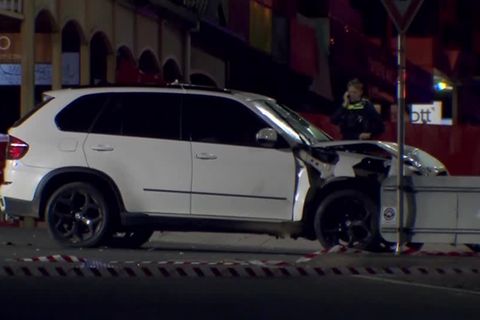 Video: SUV rast in Touristengruppe - fünf Tote