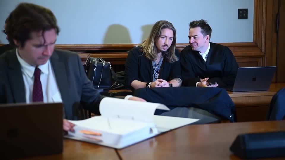 Video: Gil Ofarim wegen Verleumdung vor Gericht
