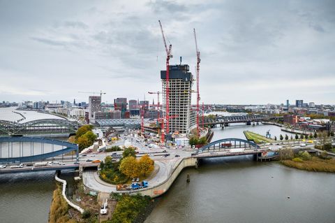 Blick auf die Baustelle des Hamburger Elbtower
