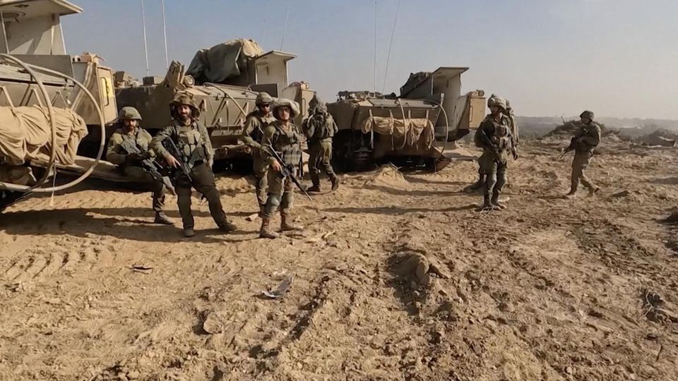 Reporterin begleitet israelische Armee im Gazastreifen: "Bilder tun weh" Reporterin begleitet israelische Armee im Gazastreifen: "Bilder tun weh"