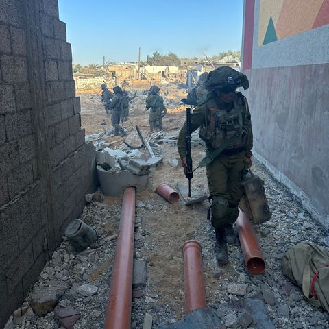 Israelische Soldaten im nördlichen Teil des Gazasteifens – dieses Foto wurde von der israelischen Armee (IDF) herausgegeben