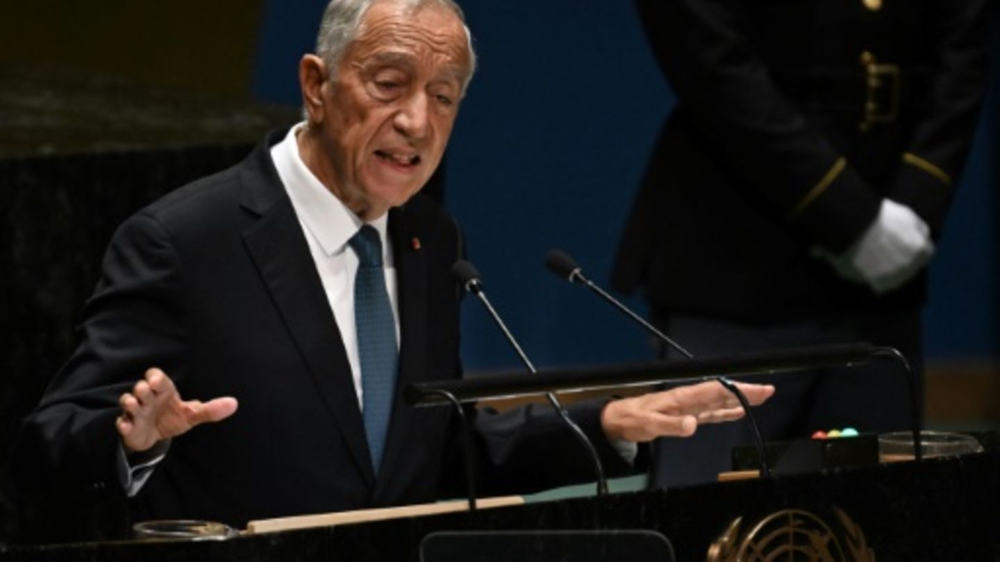 Portugal's President Calls for Early Elections in March 2024 After