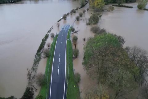 Video: Nordfrankreich unter Wasser