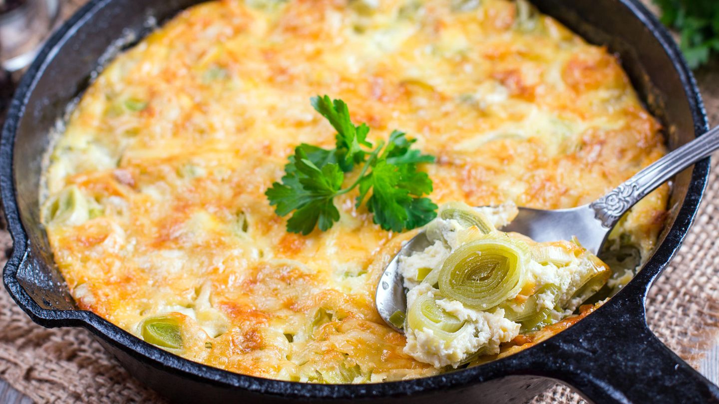 Feierabendküche: Schnelle Nummer: Rezept für einen cremigen Auflauf mit Lauch, Kartoffeln und Käse