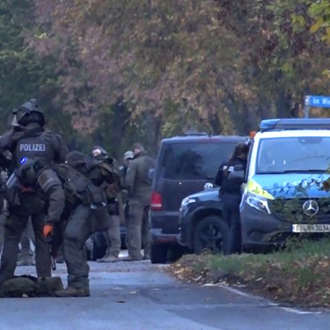 Vorbereitung für den Einsatz: Spezialkommando der Polizei in Vieritz in Brandenburg