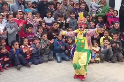 Gazastreifen: Ein Clown auf der Flucht: Bewegende Geschichte eines kleinwüchsigen Künstlers in Zeiten des Krieges