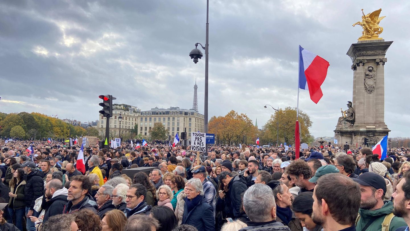 Krieg in Nahost: Zehntausende protestieren in Frankreich gegen Antisemitismus