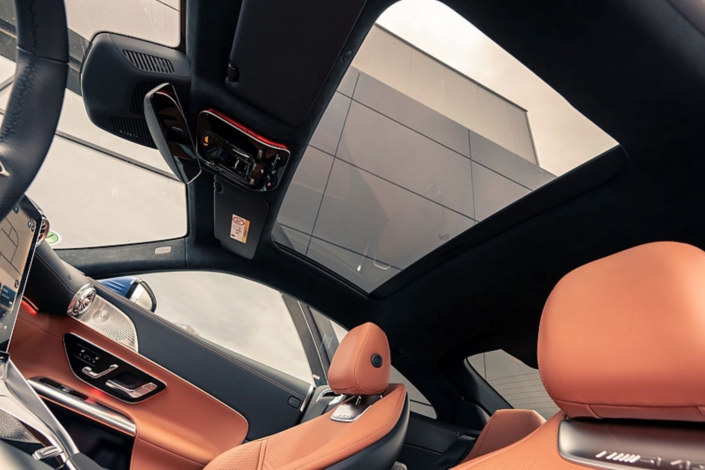 Glasdach beim Mercedes AMG GT 63 Coupé