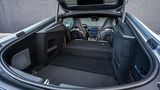 Der Laderaum im Mercedes AMG GT 63 Coupé lässt sich optional erweitern