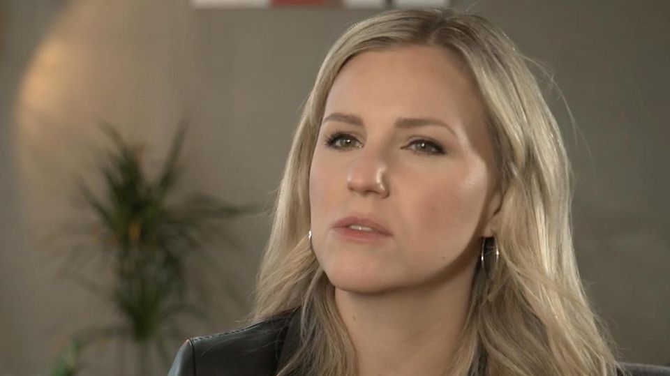 Natalie Holzner: "Der weiß jetzt wo ich bin": Schlagersängerin berichtet von Airtag-Verfolgung durch Stalker