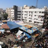 Ein Krankenhaus im Auge des Sturms (Foto vom 7. November). In den vergangenen Tagen haben sich die Gefechte von Israel und Hamas rund um das Schifa verschärft. Die Folge: reihenweise Tote, Hunderte Vertriebene und eine Klinik am Rande des Kollaps.
