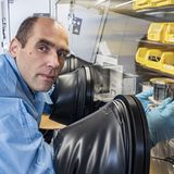 Kostiantyn Kravchyk forscht bei der Empa an neuen Batterien