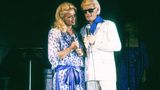 Hannelore und Heino mit Mikrofonen in der Hand, 1985
