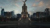 Deutlich düsterer, aber klar zu erkennen: Im Film ist das Völkerschlachtdenkmal Teil der futuristischen Megapolis.