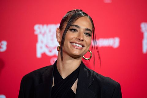 Amira Pocher startet gemeinsam mit ihrem Bruder den Podcast "Liebes Leben"