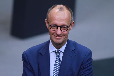 Ein Porträt von Friedrich Merz im Bundestag