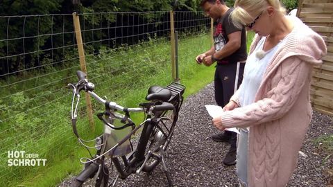 Hot oder Schrott: Melanie & Mathias testen den "360 Grad Telefonhalter"