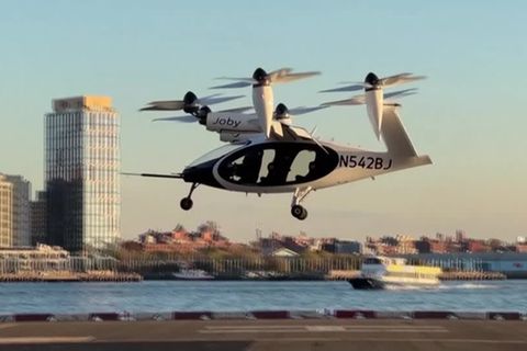 Video: New York: E-Hubschrauber erstmals im Stadtgebiet unterwegs