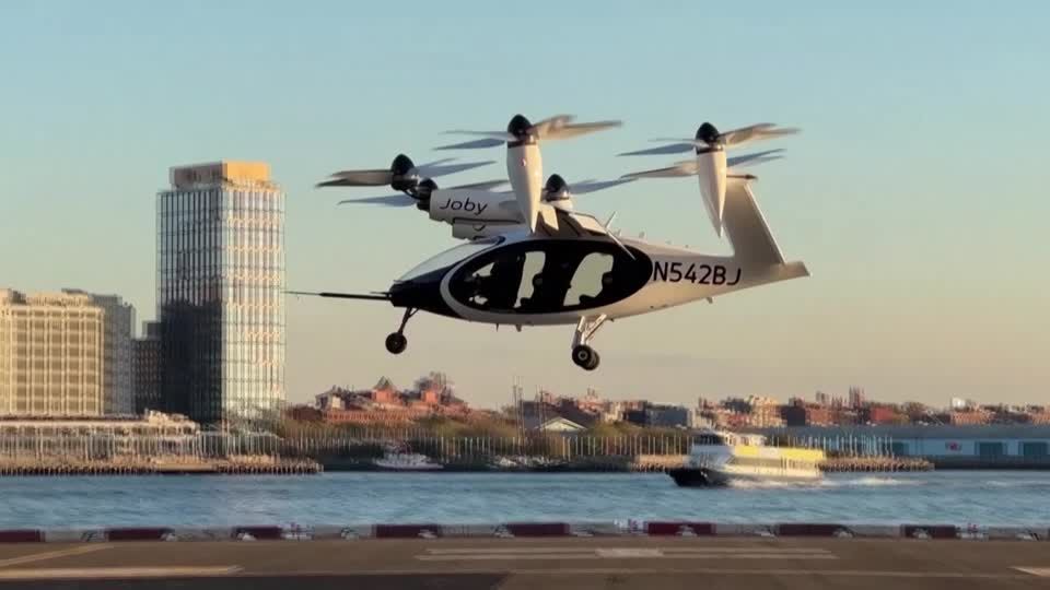 Video: New York: E-Hubschrauber erstmals im Stadtgebiet unterwegs Video: New York: E-Hubschrauber erstmals im Stadtgebiet unterwegs