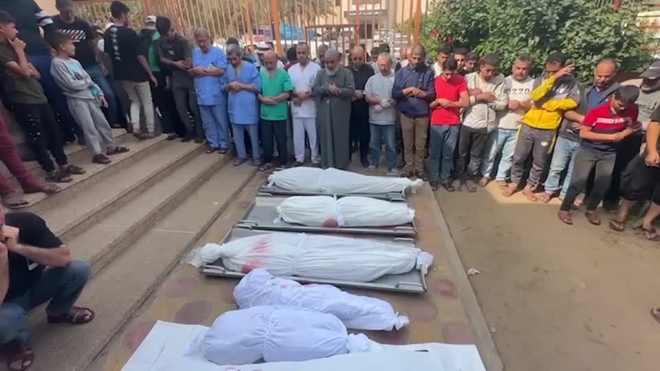Video: Lage in Al-Schifa-Krankenhaus dramatisch - Leichen werden begraben Video: Lage in Al-Schifa-Krankenhaus dramatisch - Leichen werden begraben