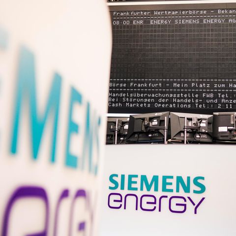 Das Logo von "Siemens Energy" ist in der Frankfurter Börse zu sehen