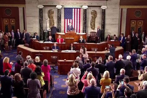 Video: US-Haushaltsentwurf nimmt erste Hürde im Etatstreit