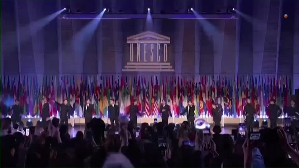 Video: K-Pop am Unesco-Hauptsitz in Paris Video: K-Pop am Unesco-Hauptsitz in Paris